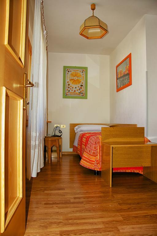 Albergo Ristorante Iris เอารอนโซ ดิ คาโดเร ห้อง รูปภาพ