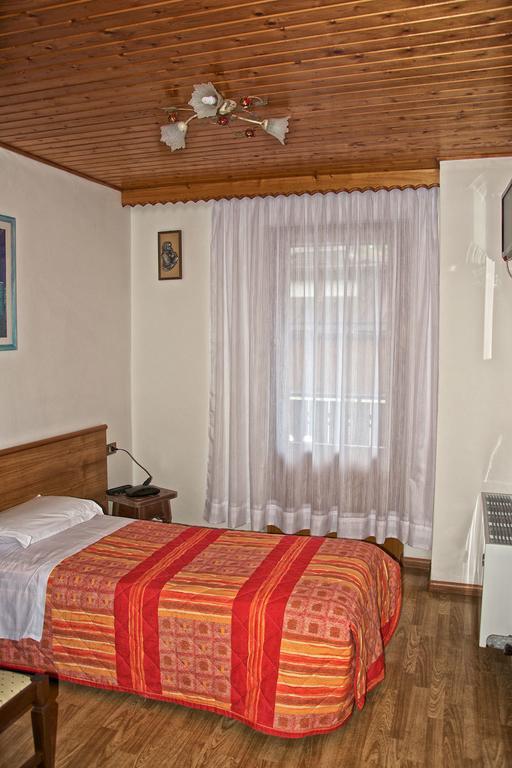 Albergo Ristorante Iris เอารอนโซ ดิ คาโดเร ห้อง รูปภาพ